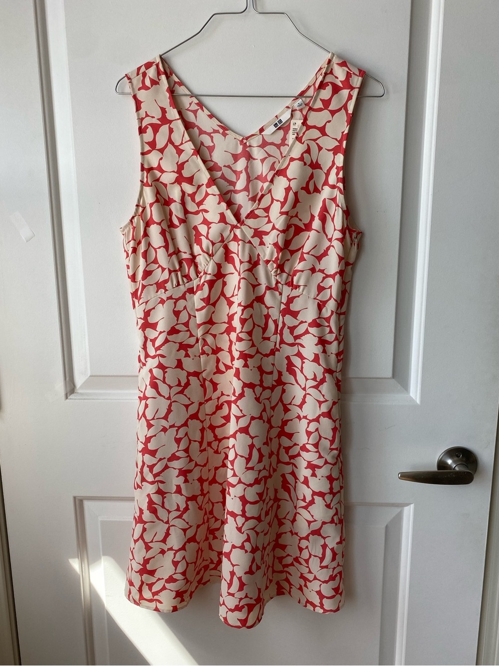 UNIQLO Sleeveless V-Neck Cream and Coral Floral Dress